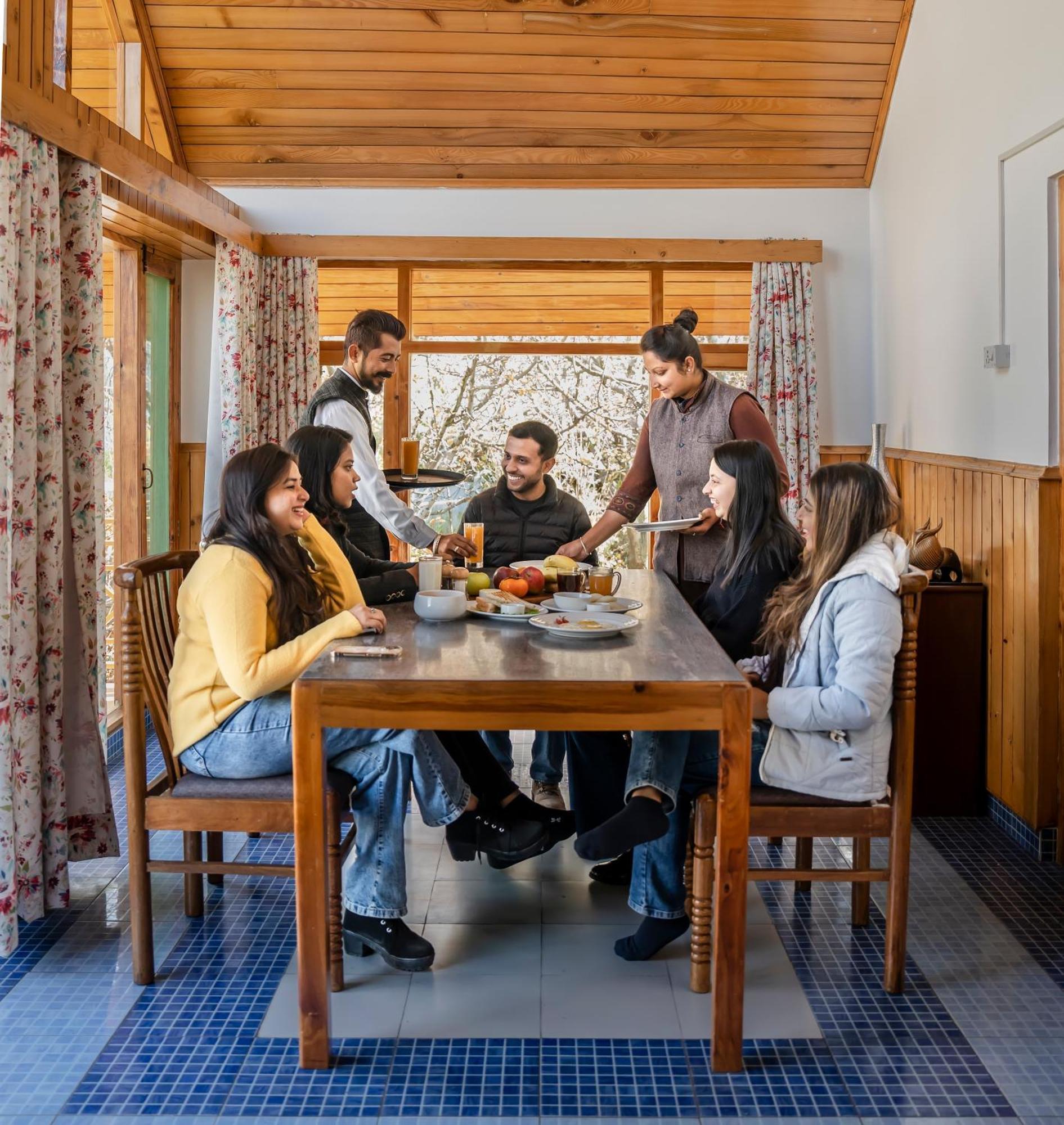 The Wooden Chalet, Manali Экстерьер фото