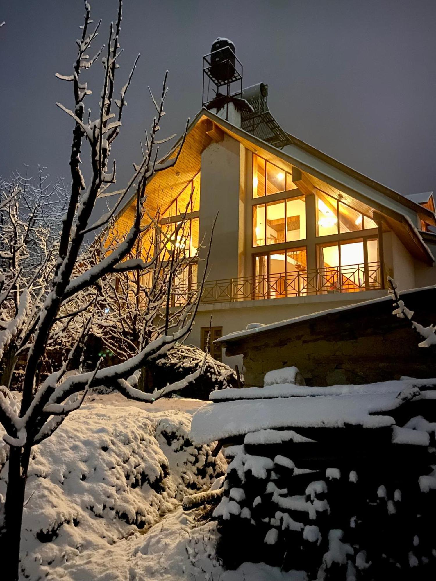 The Wooden Chalet, Manali Экстерьер фото